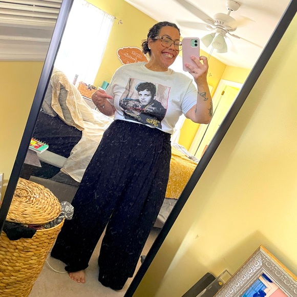 Meet your Posher, Lisa - Picture 1 of 1